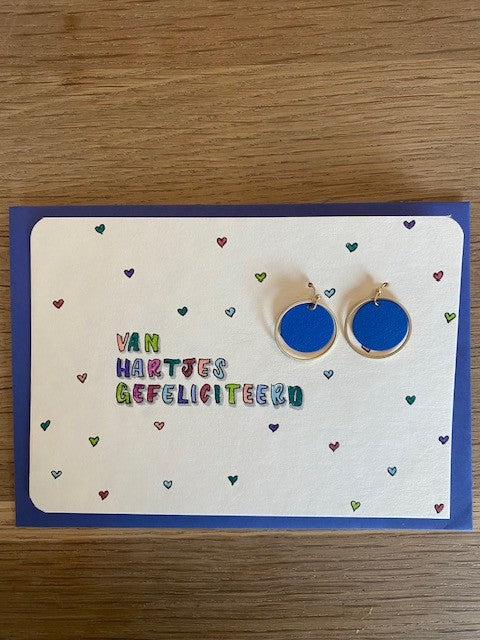 kaartjes met oorbellen van hartjes gefeliciteerd