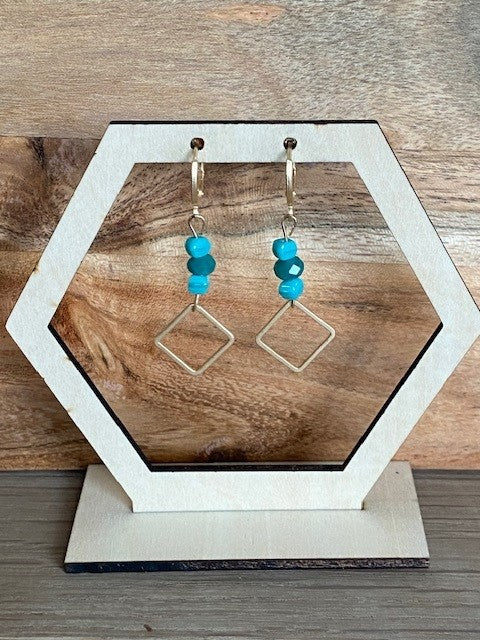 klein vierkantje aan groen-turquoise steentjes