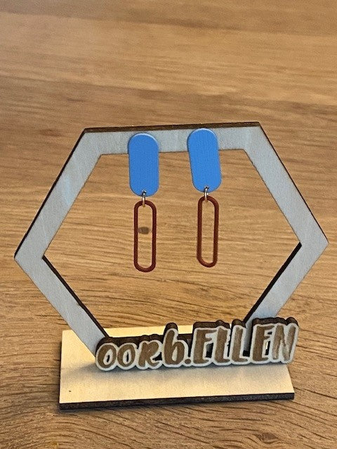 open ovaal vossenkleur aan gesloten blauw ovalen steker