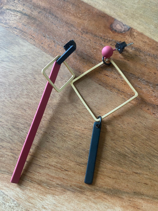 Asymmetrie zwart en Bordeaux