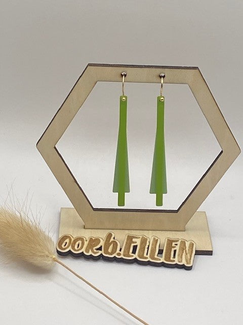 Lange (pastel)groene driehoeken met lang olijfgroen staafje