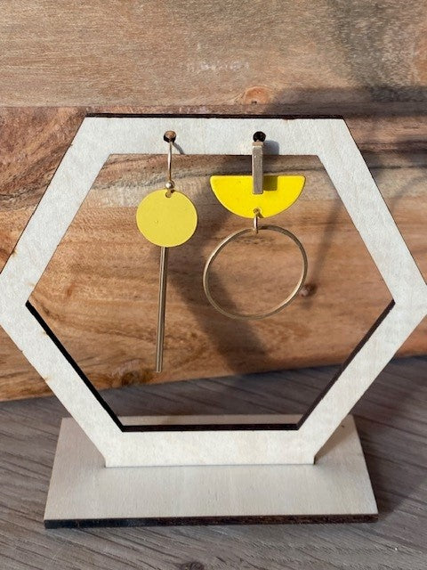 asymmetrisch paartje met okergeel en goud (geel is iets minder fel en meer oker)