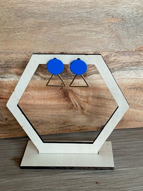 klein blinkend gouden driehoekje aan vol blauw oorknopje